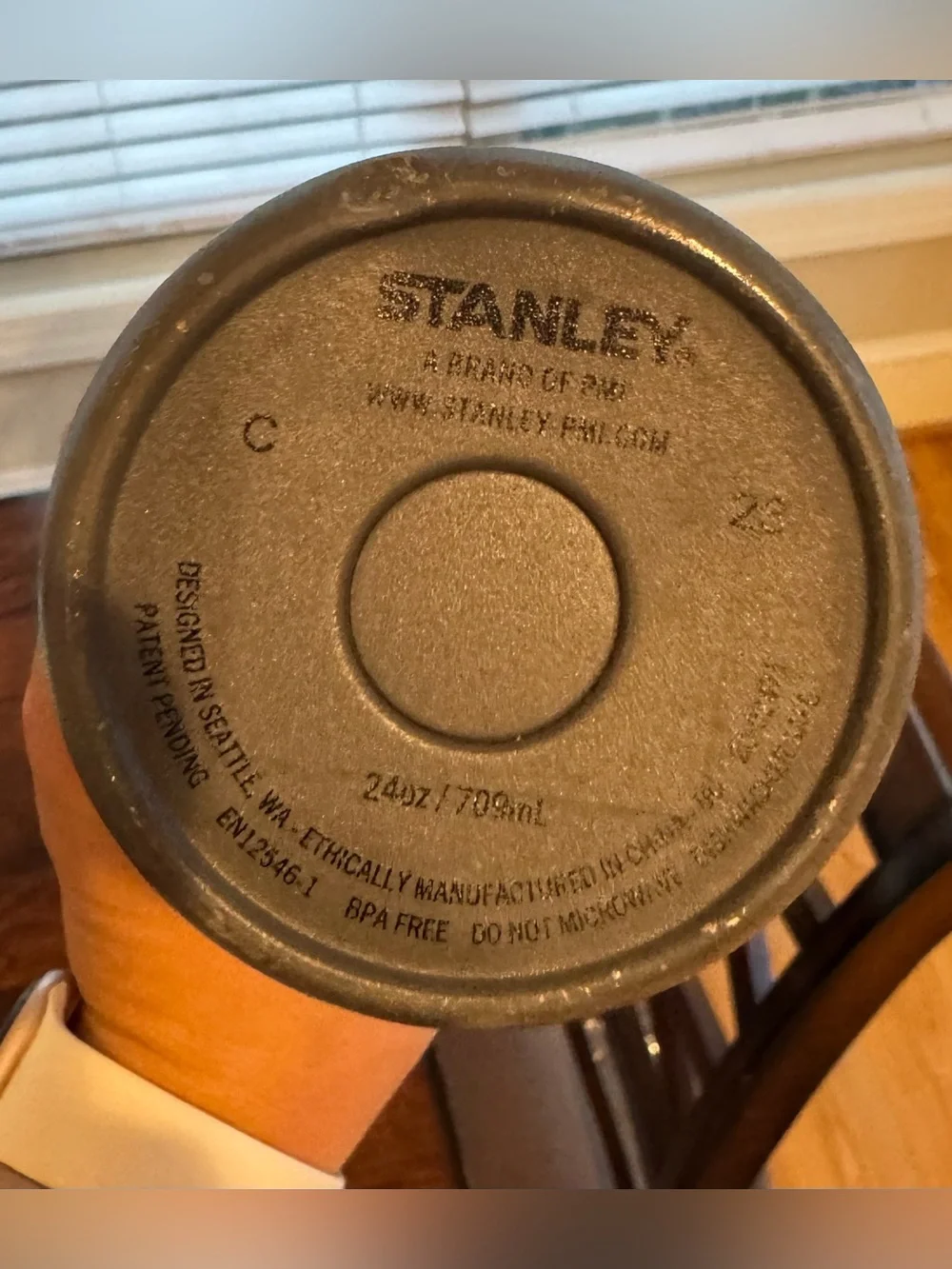 ☕ Stanley Classic 24 oz Vacuum Insulated Travel Mug 🩶